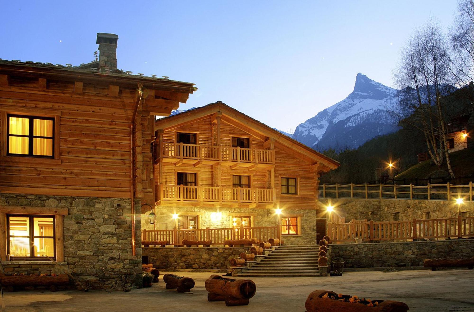 Отель Silou Retreat Champdepraz Экстерьер фото