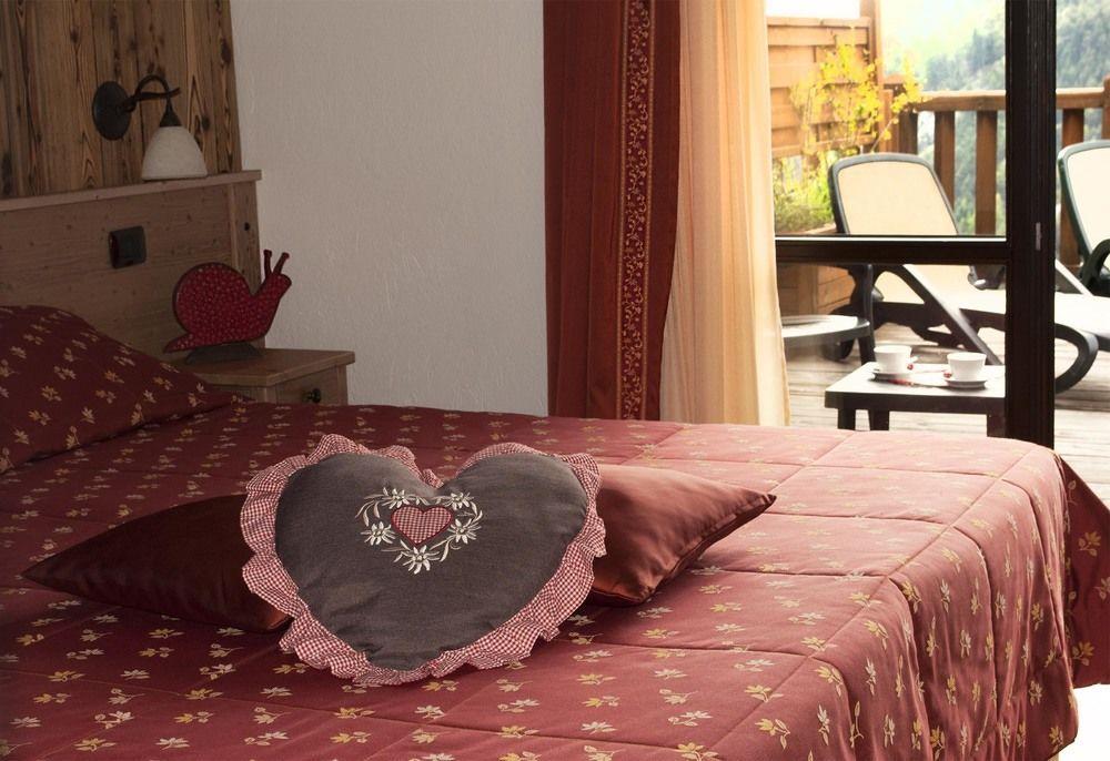 Отель Silou Retreat Champdepraz Экстерьер фото